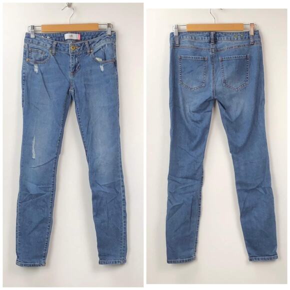 Cabi 2 Womens Medium Wash Distressed Destructed Skinny Jeans Denim - Picture 1 of 4